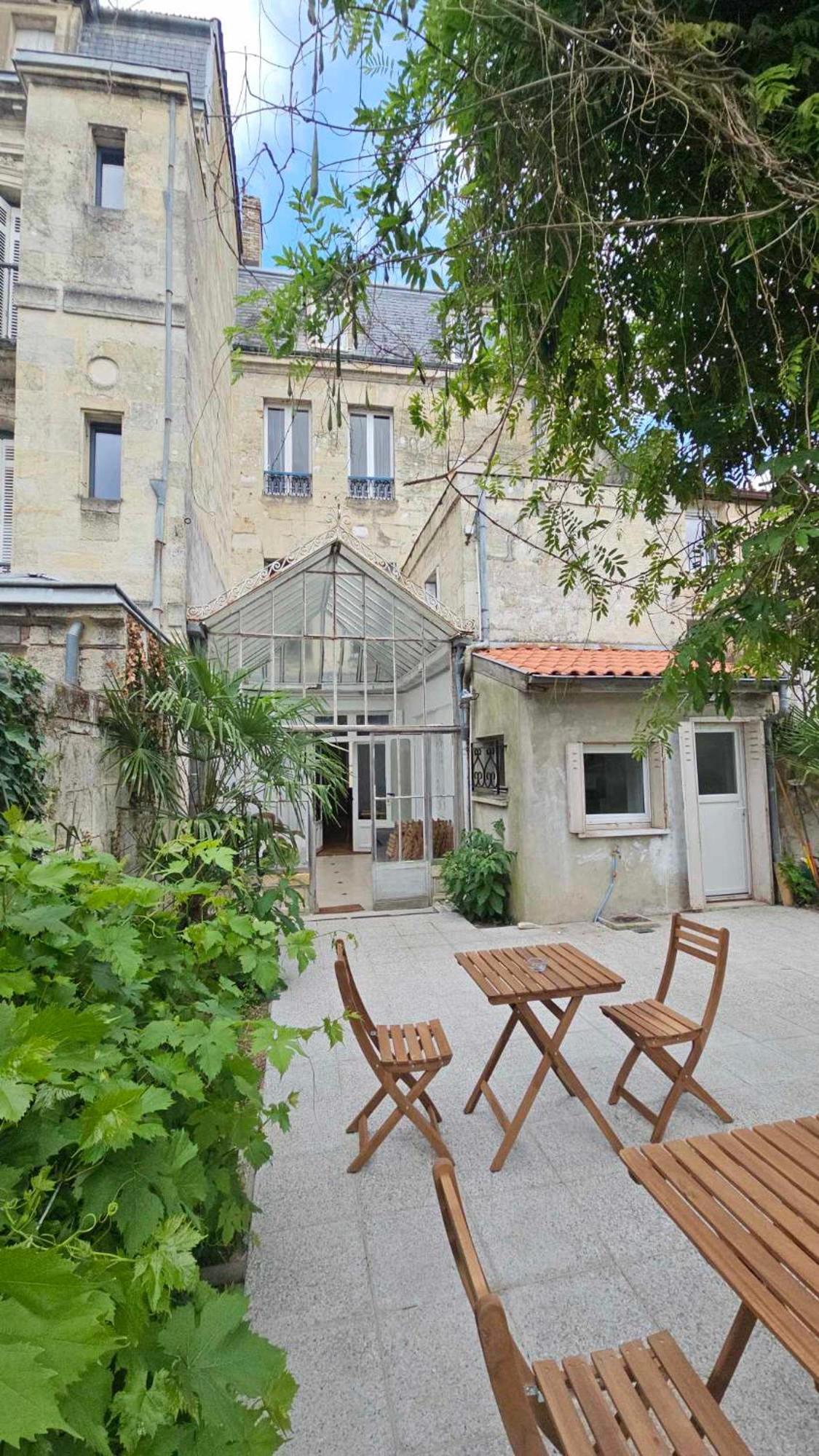 Le Jardin Cafe Bed & Breakfast Бордо Екстериор снимка