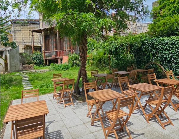 Le Jardin Cafe Bed & Breakfast Бордо Екстериор снимка