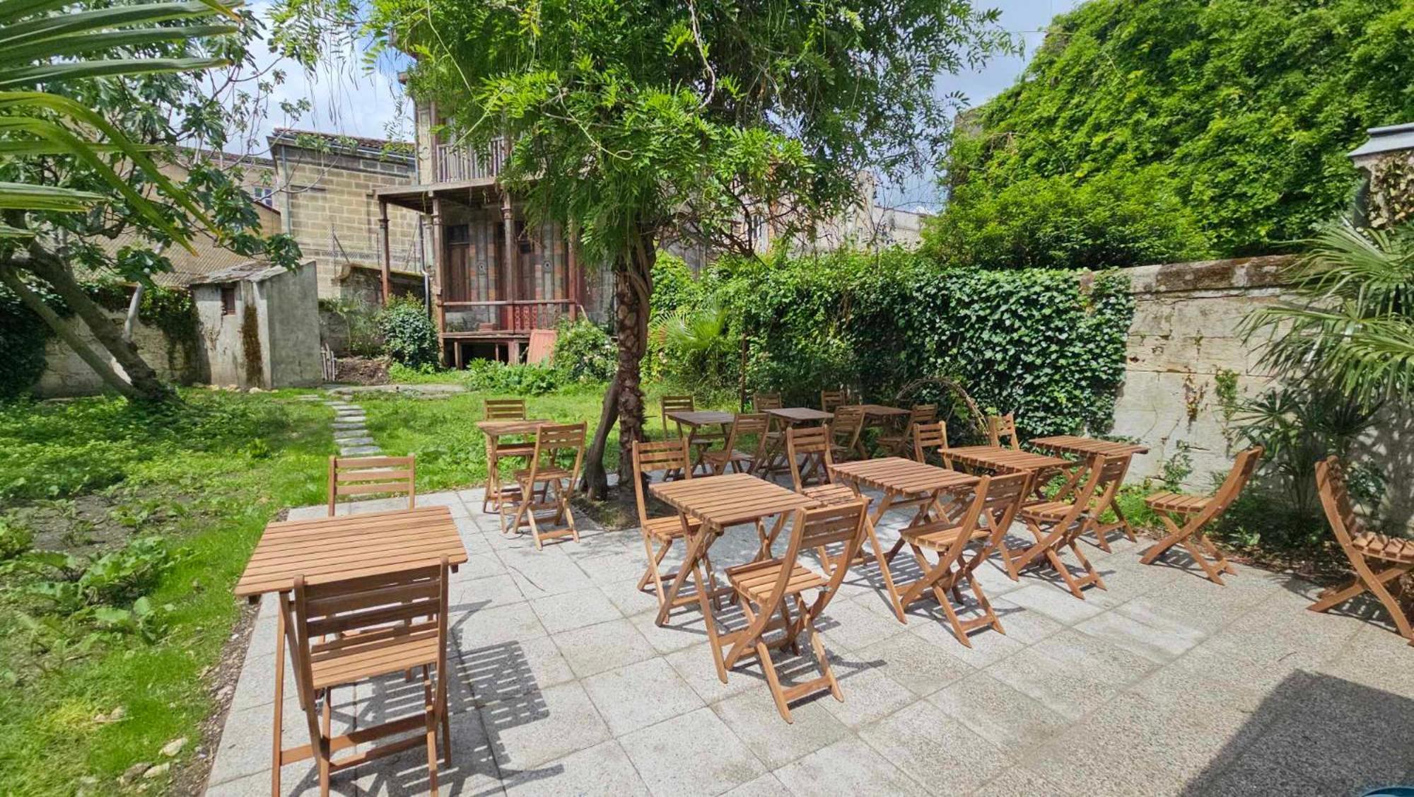 Le Jardin Cafe Bed & Breakfast Бордо Екстериор снимка