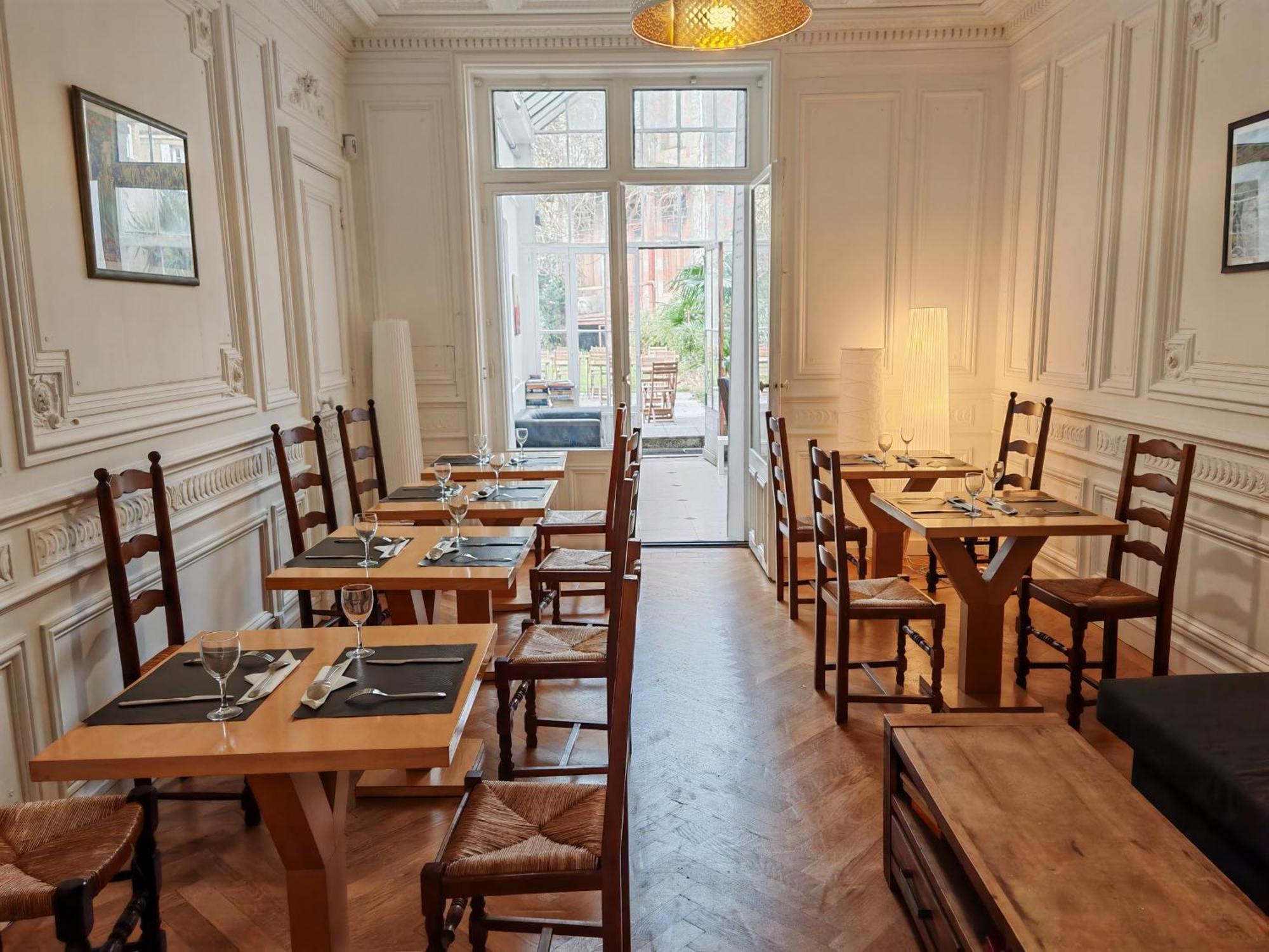 Le Jardin Cafe Bed & Breakfast Бордо Екстериор снимка